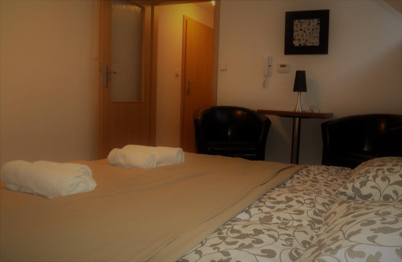 Hostinske Pokoje U Kulinare Domažlice Exterior foto